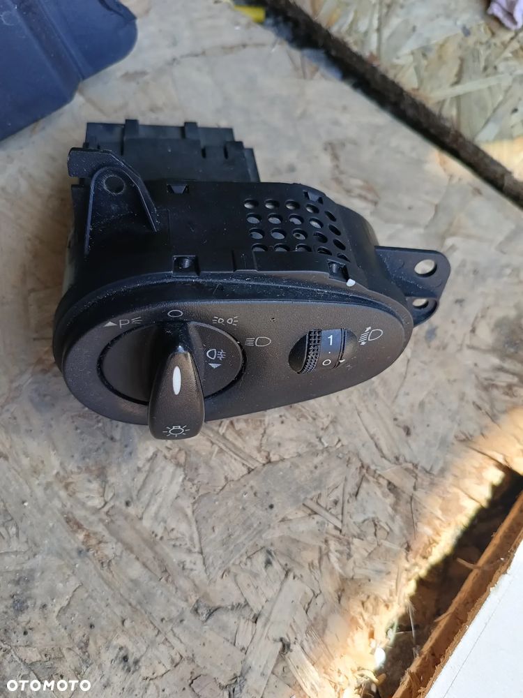 FORD FOCUS MK I 98-04 WŁĄCZNIK ŚWIATEŁ 98AG13A024CH - 1