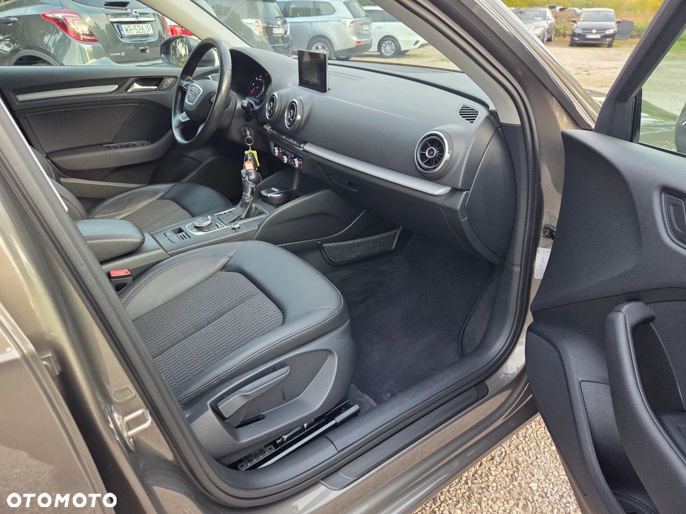 Audi A3 Sportback 2.0 TDI S tronic Ambiente - 21