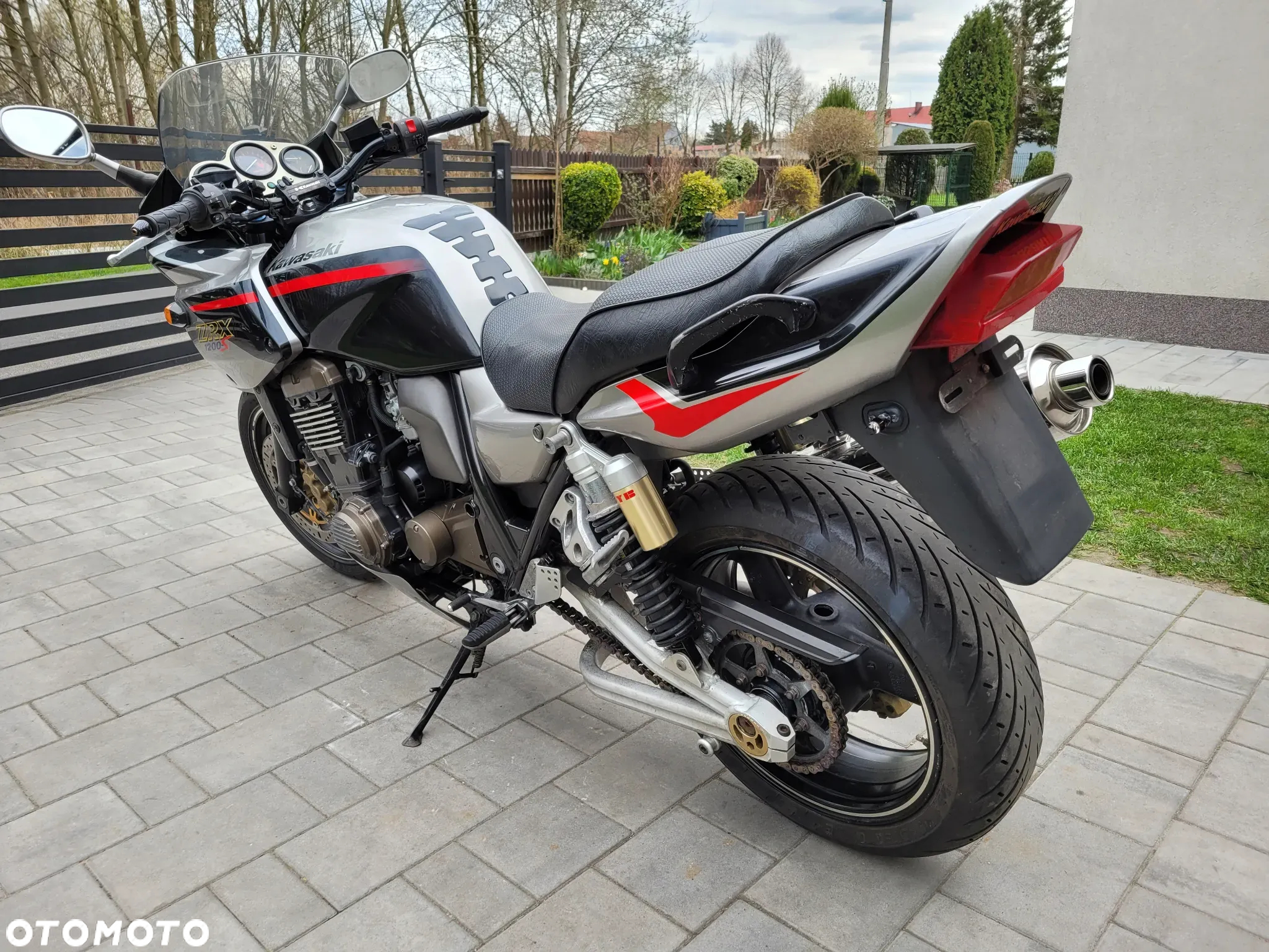 Kawasaki ZRX - 6