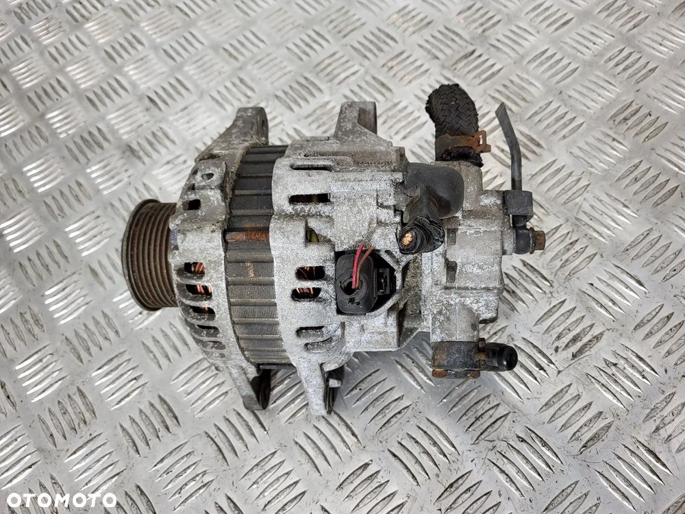 Kia Sorento I 2.5 Alternator Vacum - 1