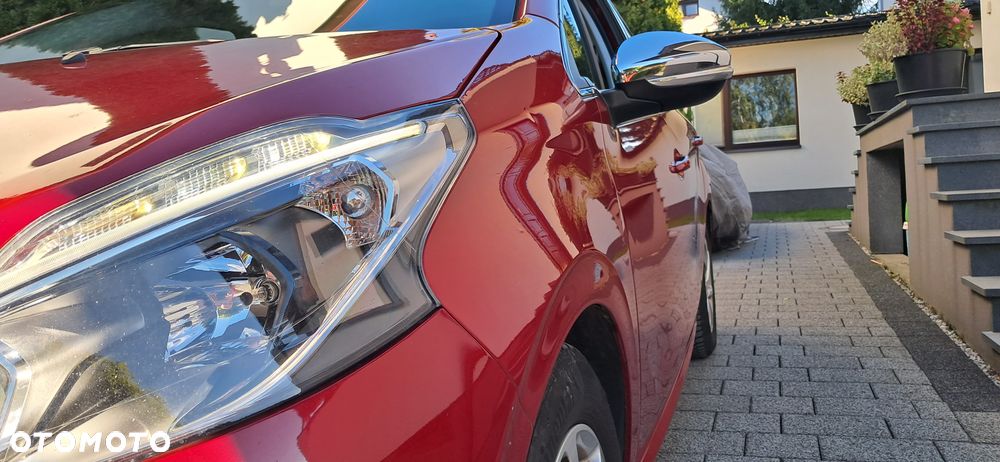 Peugeot 208 1.6 BlueHDi Allure S&S - 15