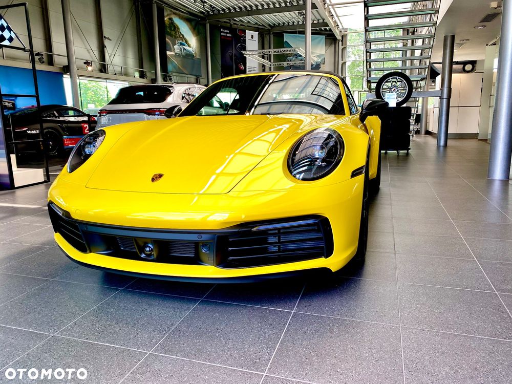 Porsche 911 Carrera 4S - 4