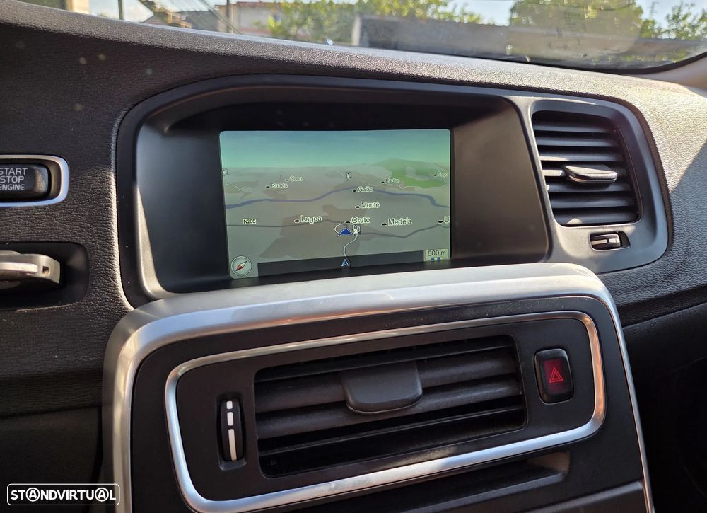 Volvo V60 D6 Plug-In-Hybrid AWD Geartronic Pure Limited - 19