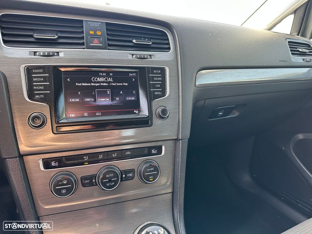 VW Golf 1.6 TDi Confortline - 14