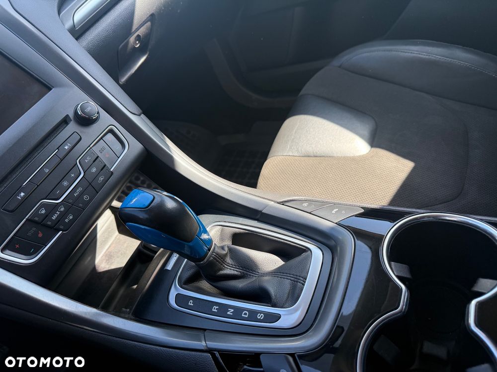 Ford Mondeo Turnier 2.0 TDCi Start-Stopp PowerShift-Aut Titanium - 33