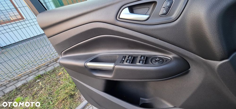 Ford Kuga - 25
