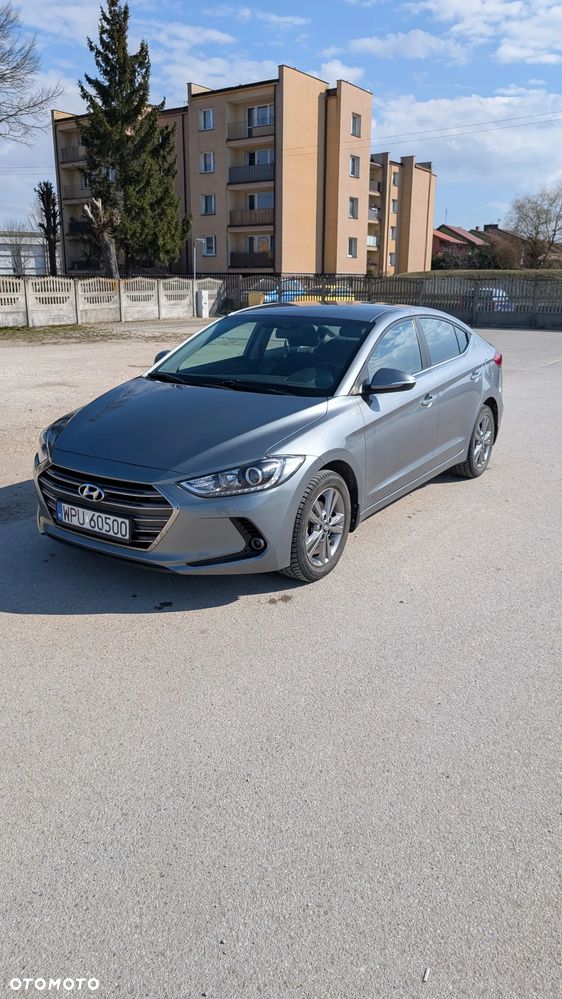 Hyundai Elantra - 7