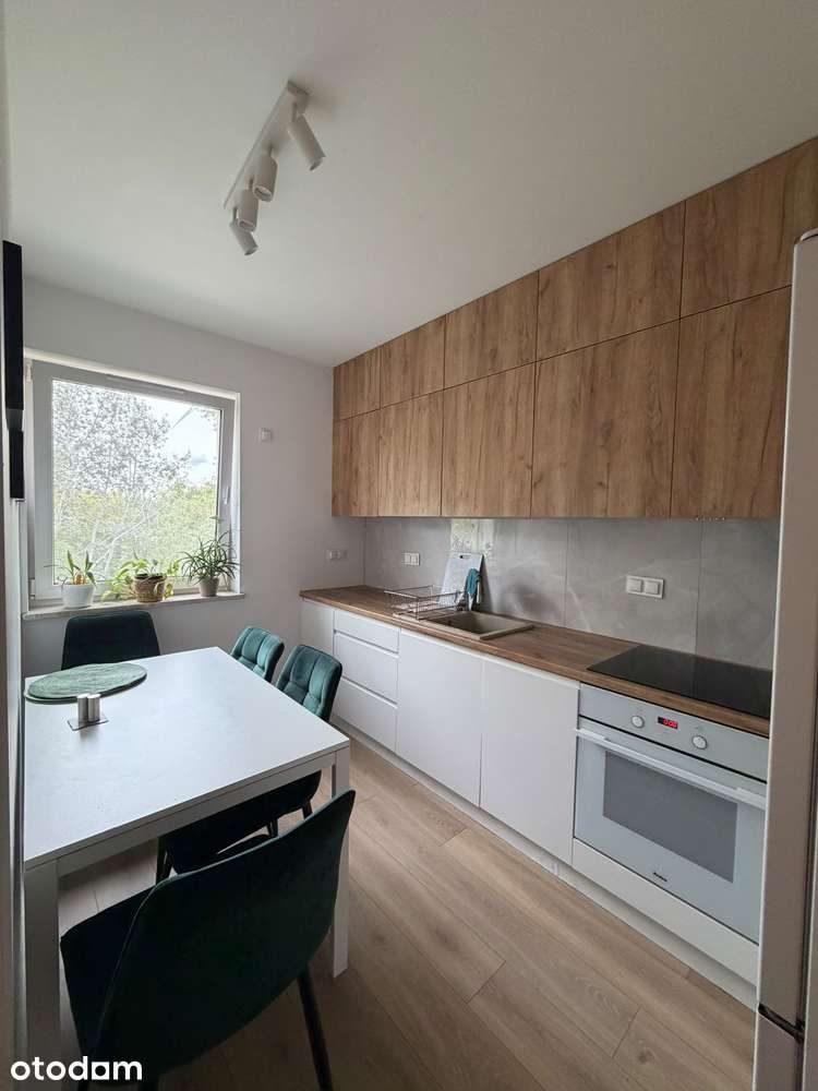 2 POKOJE, ODDZIELNA KUCHNIA, GARAŻ, BALKON
