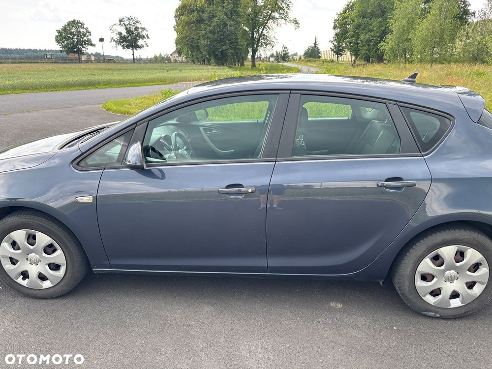 Opel Astra 1.6 Cosmo - 9