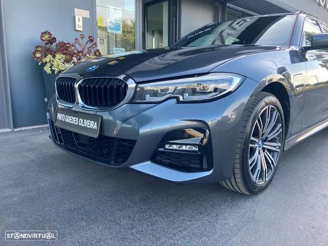 BMW 320 e Touring Pack Desportivo M Auto - 13