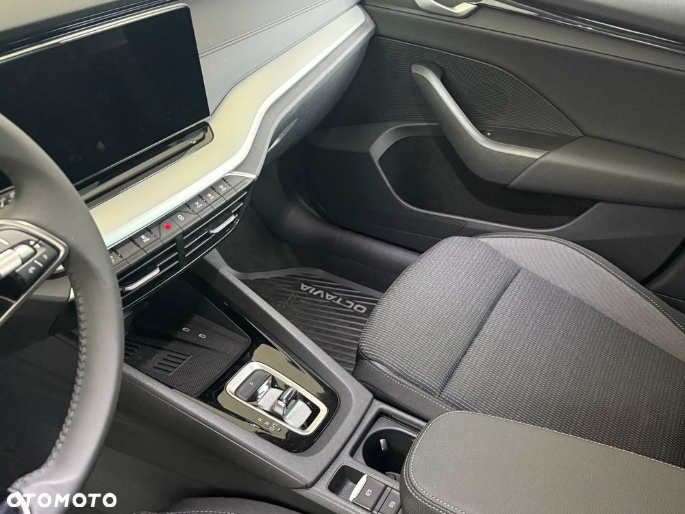 Skoda Octavia 2.0 TDI Edition 130 Selection DSG - 12