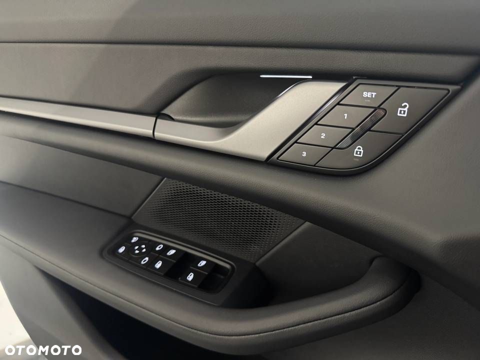 Porsche Taycan 105kWh 4 Performance Plus - 18