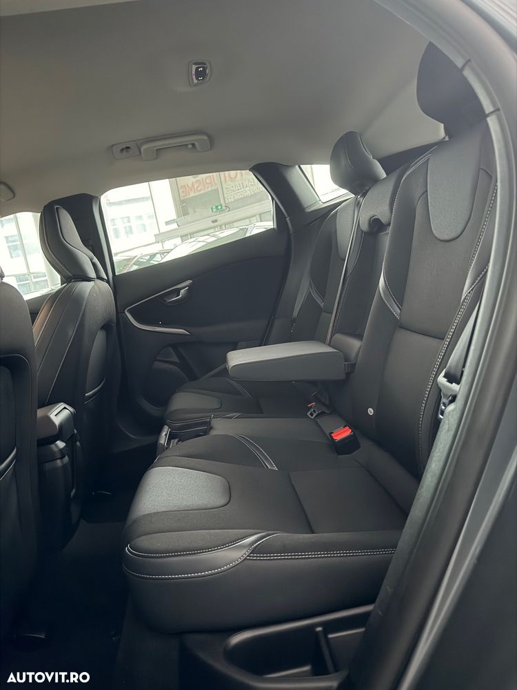 Volvo V40 D2 Geartronic Momentum - 29