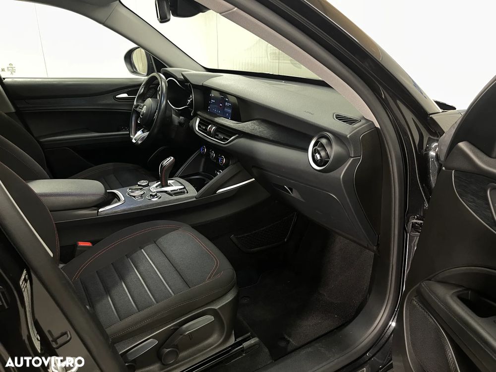 Alfa Romeo Stelvio 2.2 16V AT8 - 10