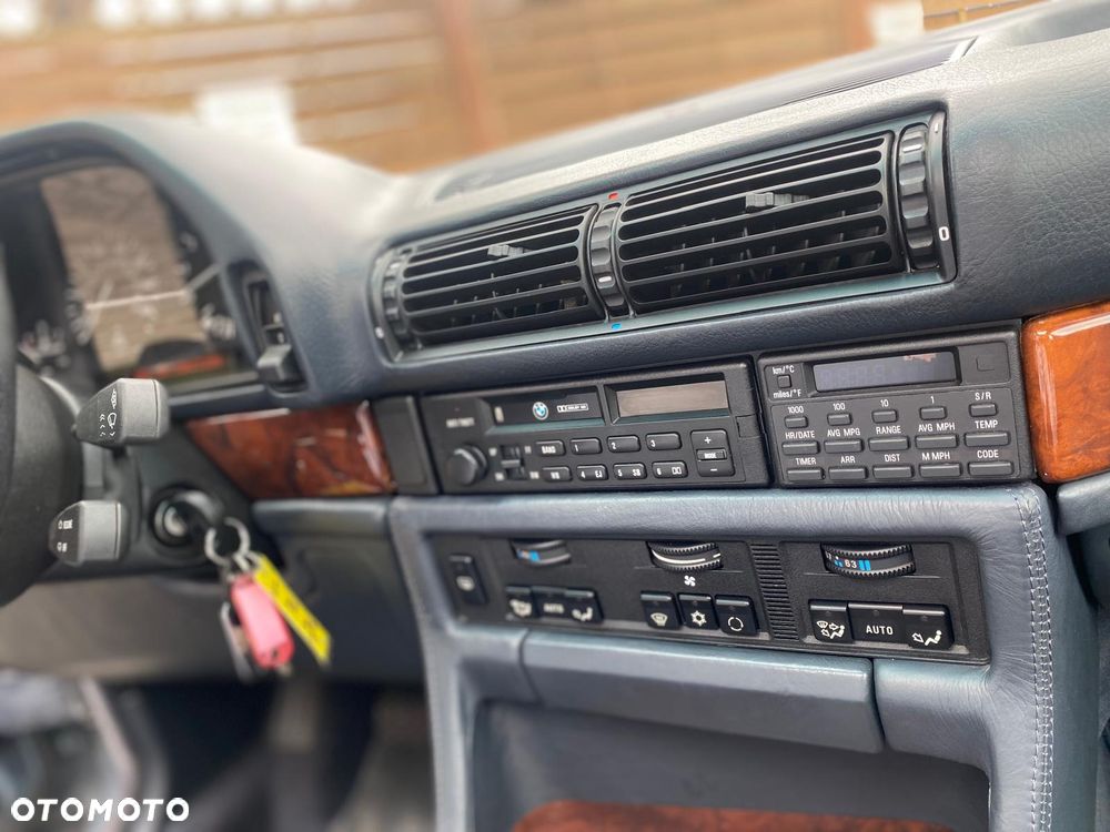 BMW Seria 7 750iL - 26
