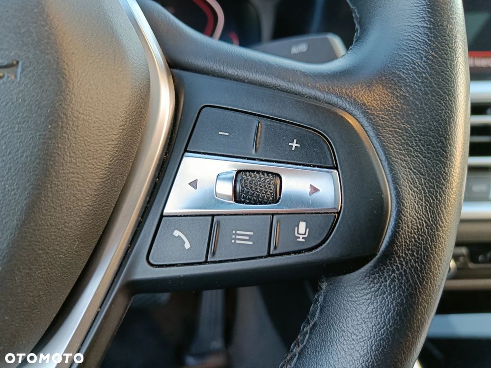 BMW Seria 3 330i xDrive Sport Line - 20