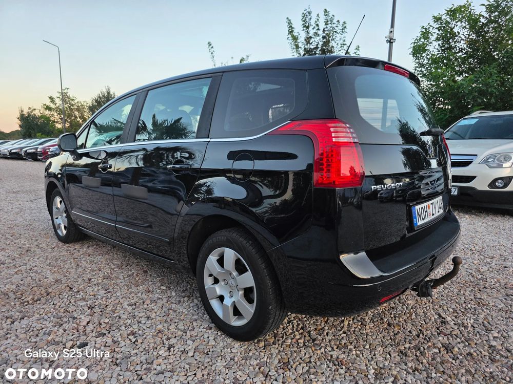 Peugeot 5008 - 8