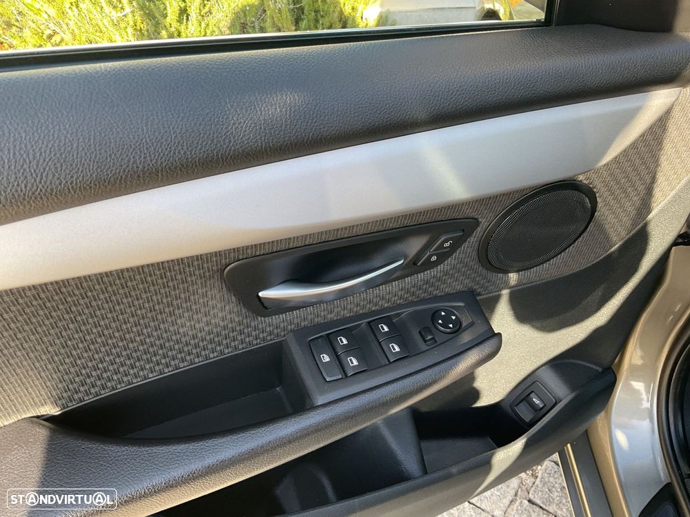 BMW 216 Active Tourer d - 21