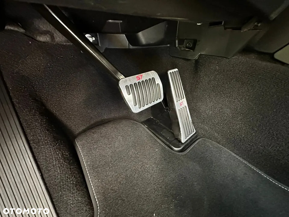 Ford Explorer EcoBoost Plug-in Hybrid ST-LINE - 15