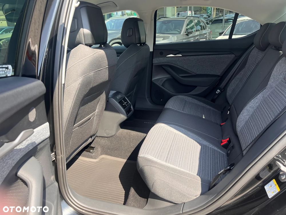 Skoda Superb 2.0 TSI Drive DSG - 12
