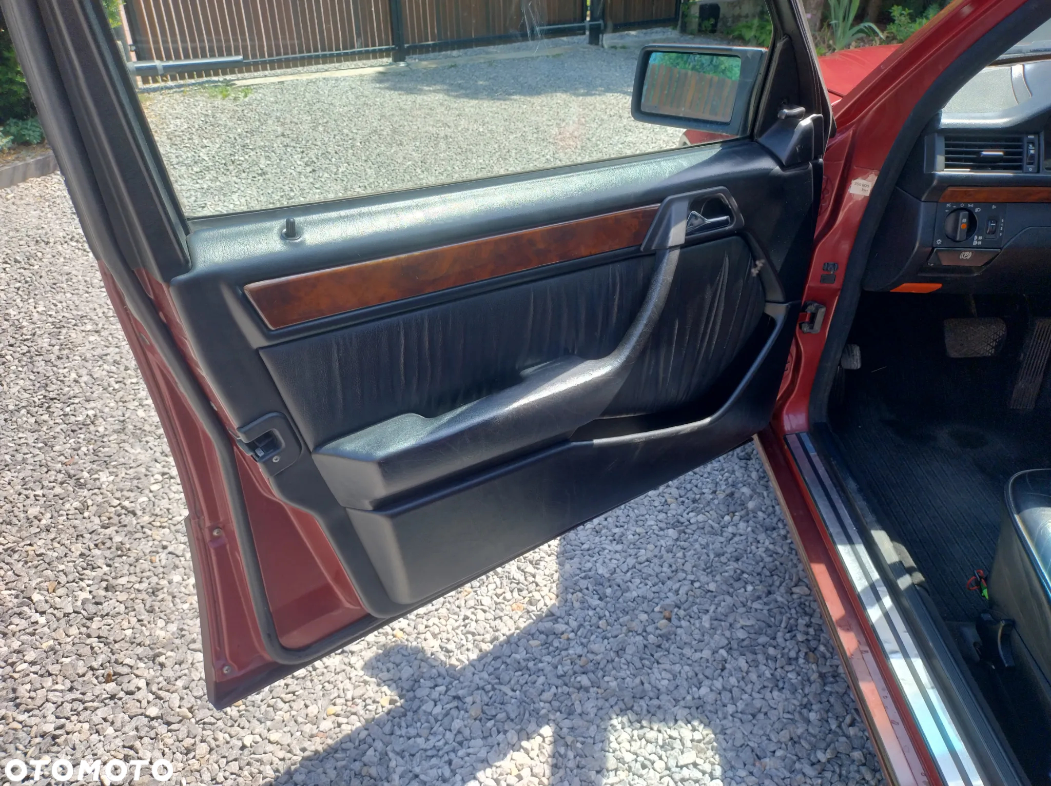 Mercedes-Benz W124 (1984-1993) - 25