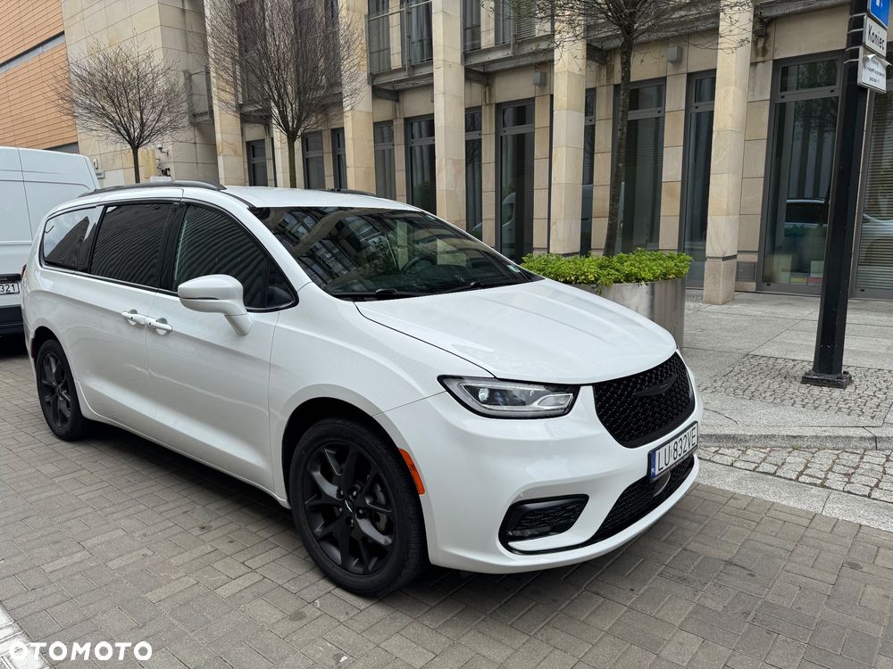 Chrysler Pacifica - 2