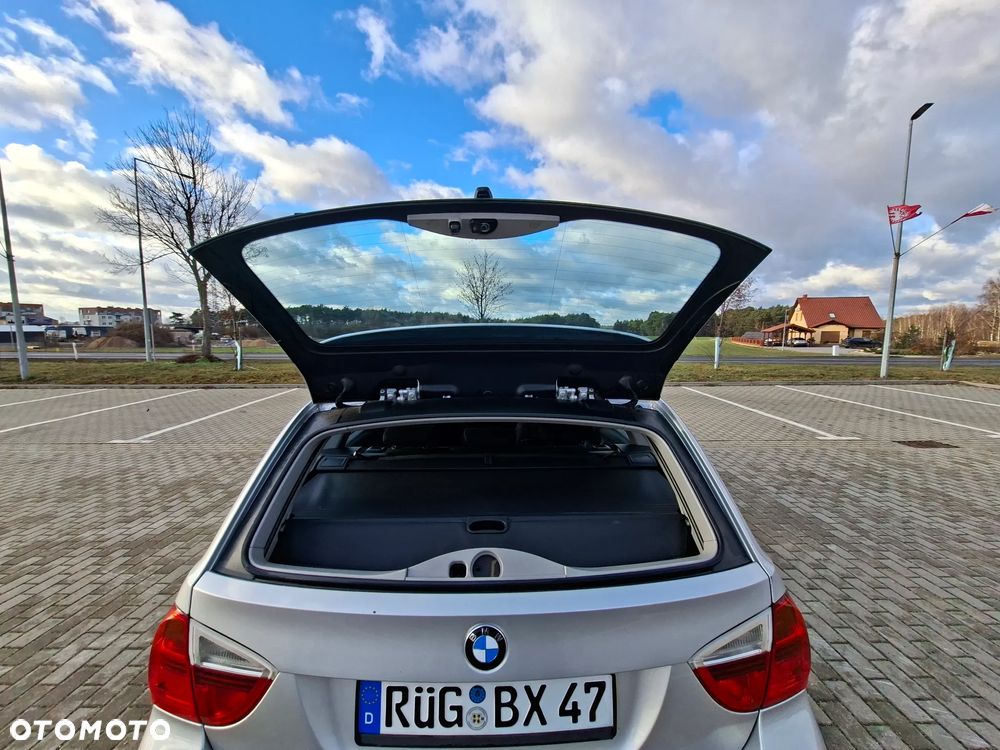 BMW Seria 3 318i - 5