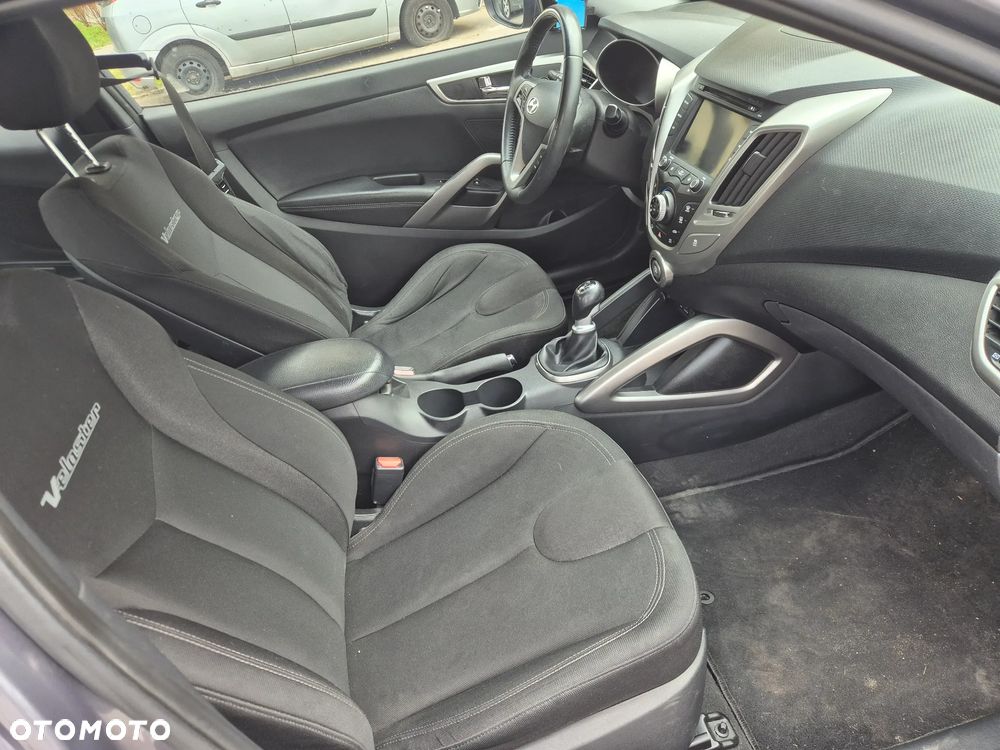 Hyundai Veloster 1.6 Premium - 11