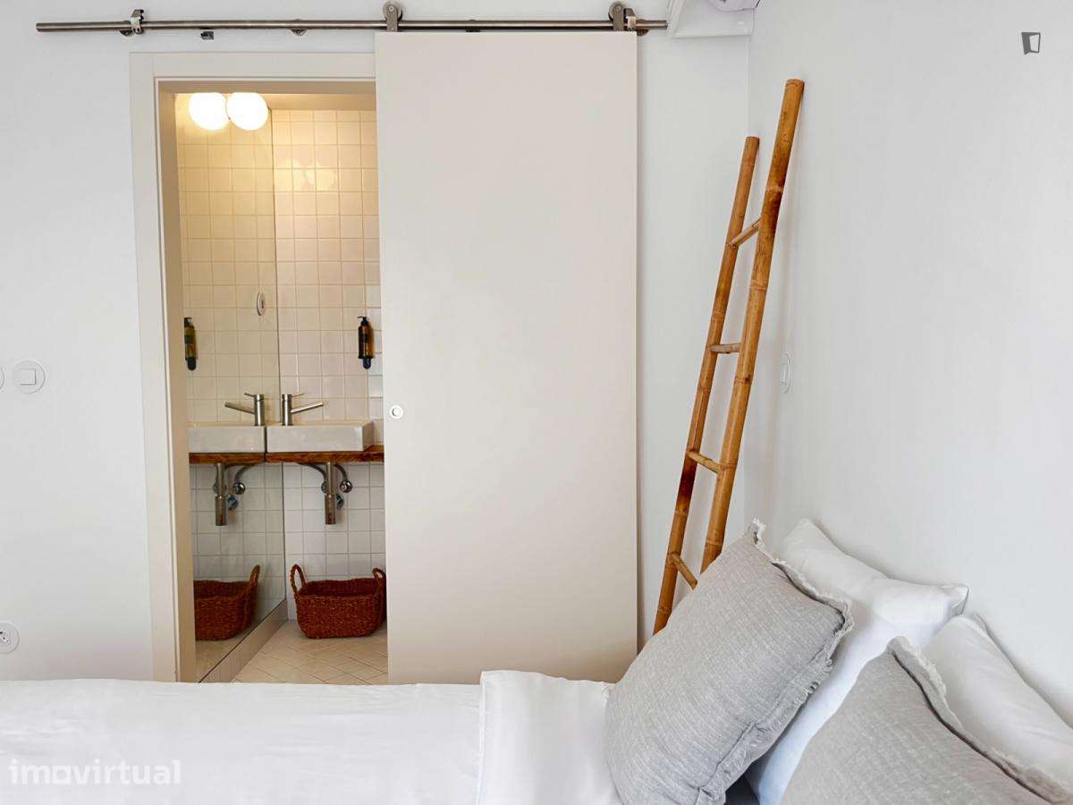 Quarto - localizado em Alta Universitária Coimbra - Grande imagem: 4/23