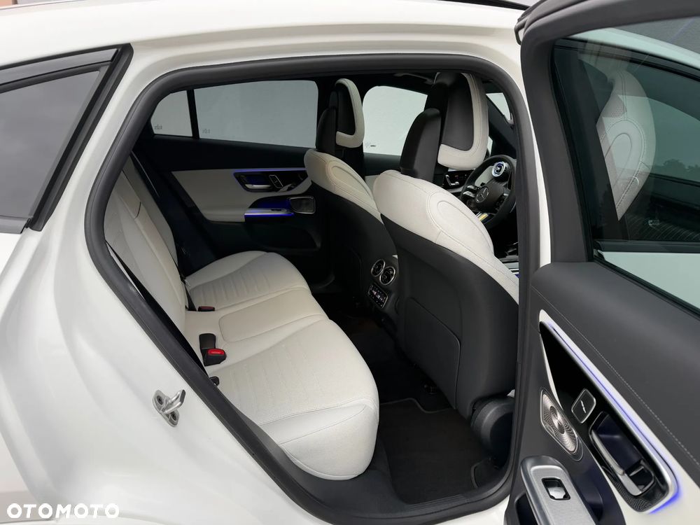 Mercedes-Benz GLC - 12