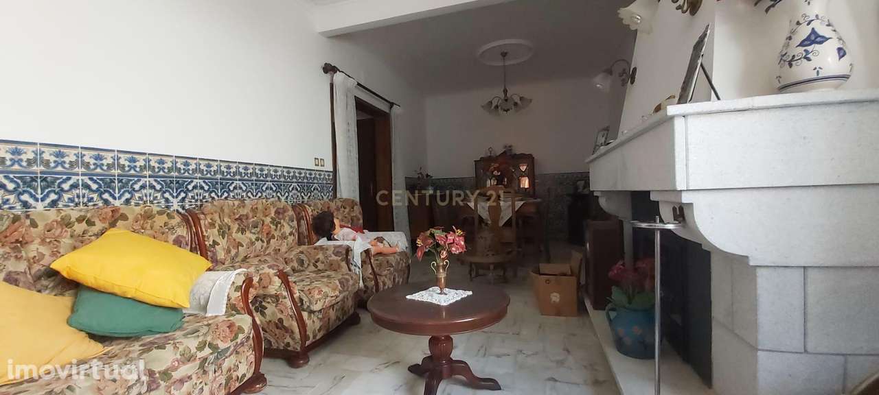 BEJA-ALENTEJO,   Rés-do-Chão com  4 Quartos ,Terraço,  Garagem e espaç - Grande imagem: 3/33