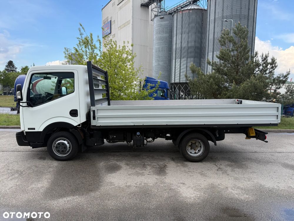 Nissan NT 400  Cabstar - 8