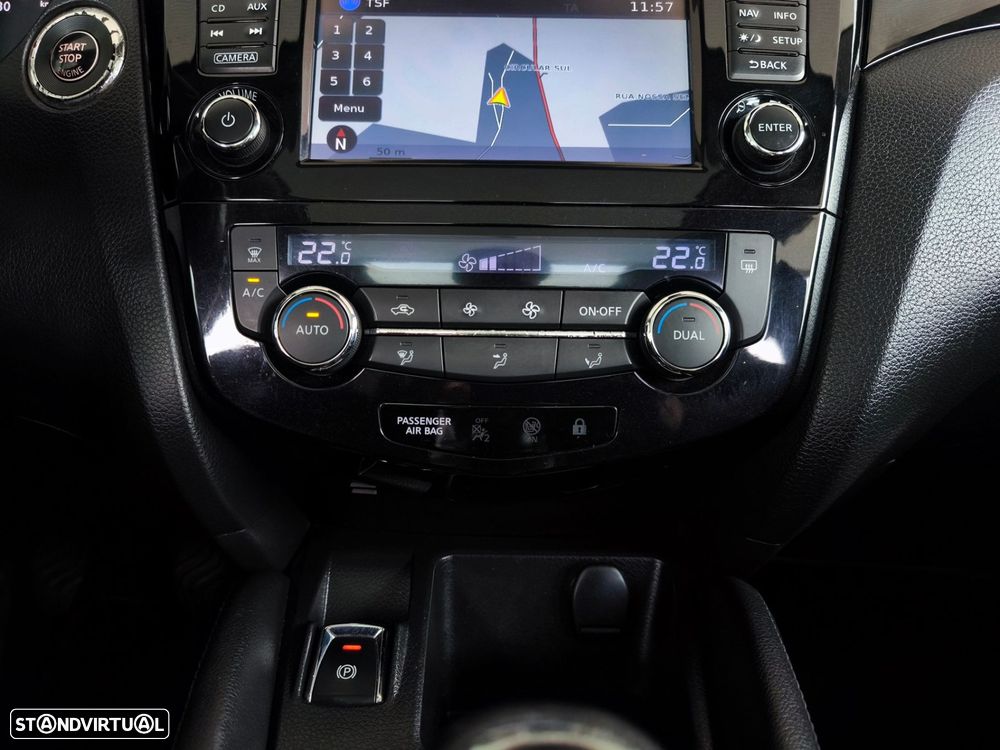 Nissan Qashqai 1.5 dCi N-Connecta - 11