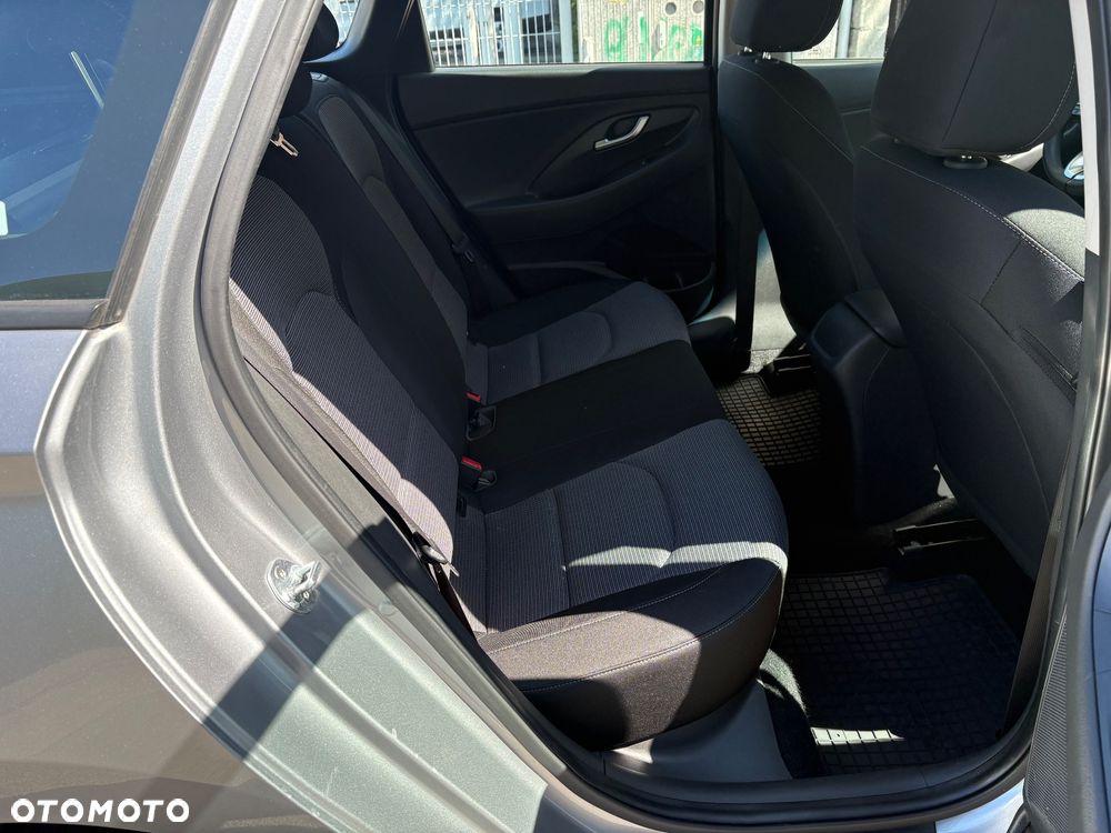 Hyundai i30 1.5 DPI Classic + - 25