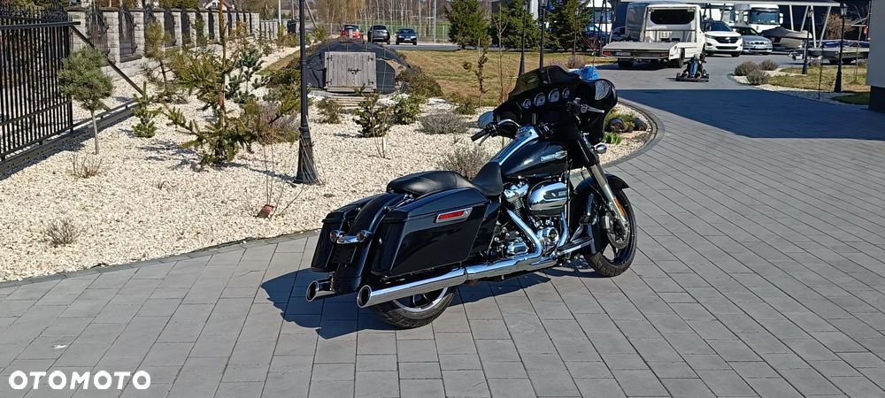 Harley-Davidson Touring Street Glide - 12