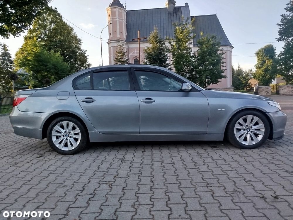 BMW Seria 5 520i - 6