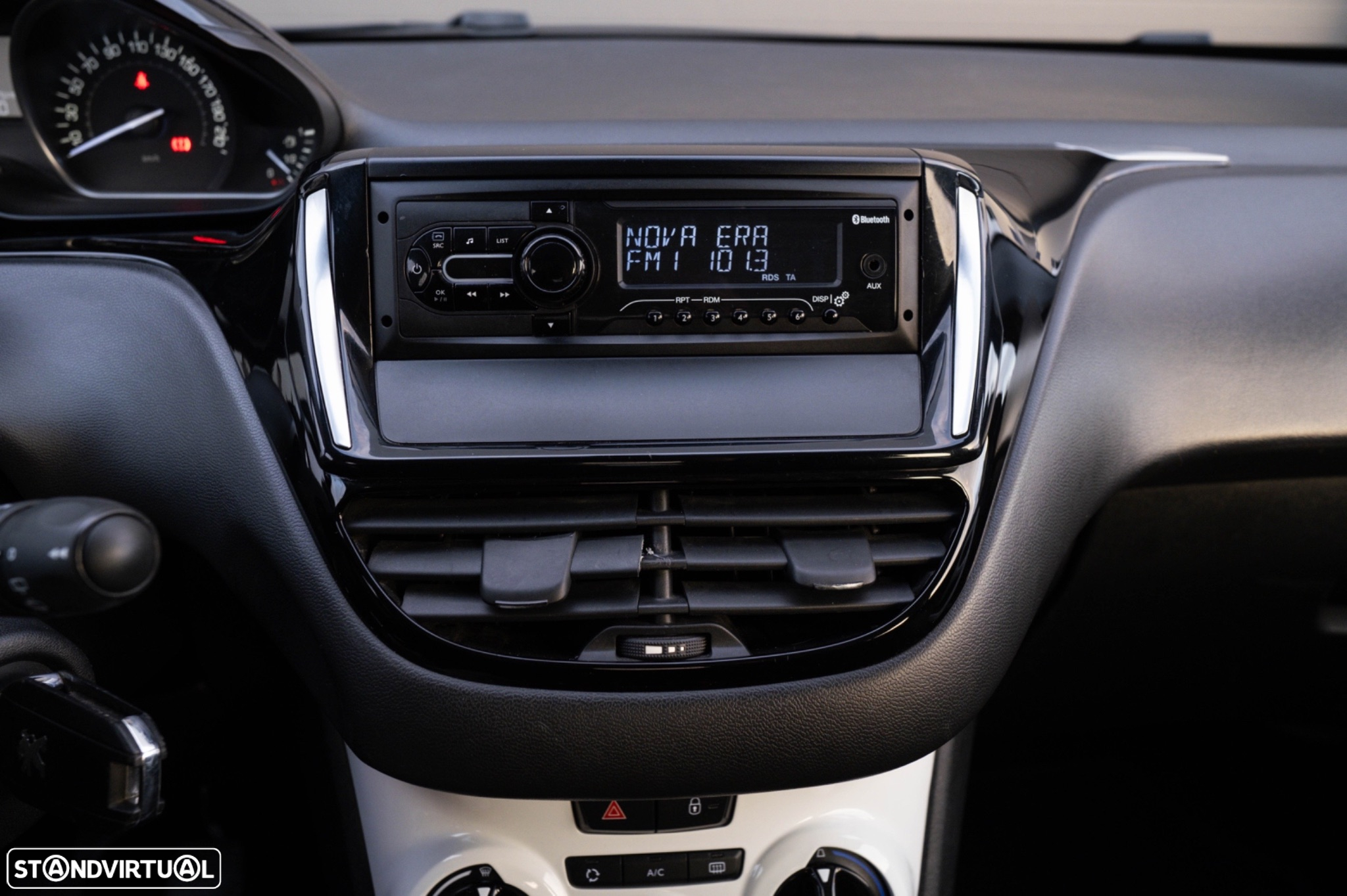 Peugeot 208 1.2 PureTech Active - 19
