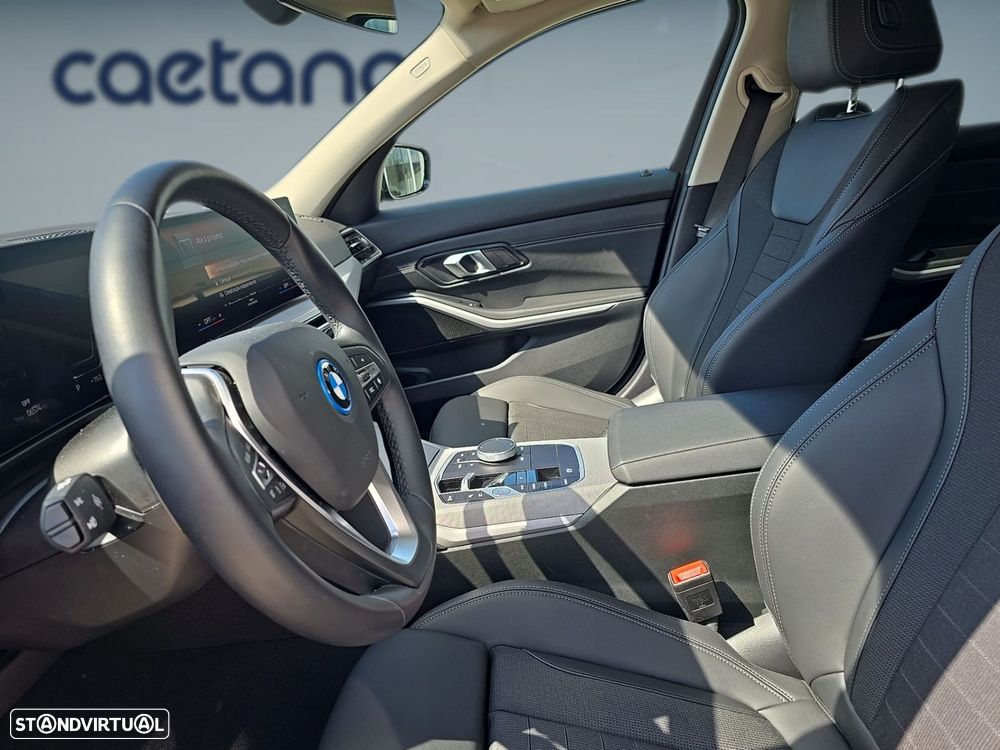 BMW 320 e Auto - 11