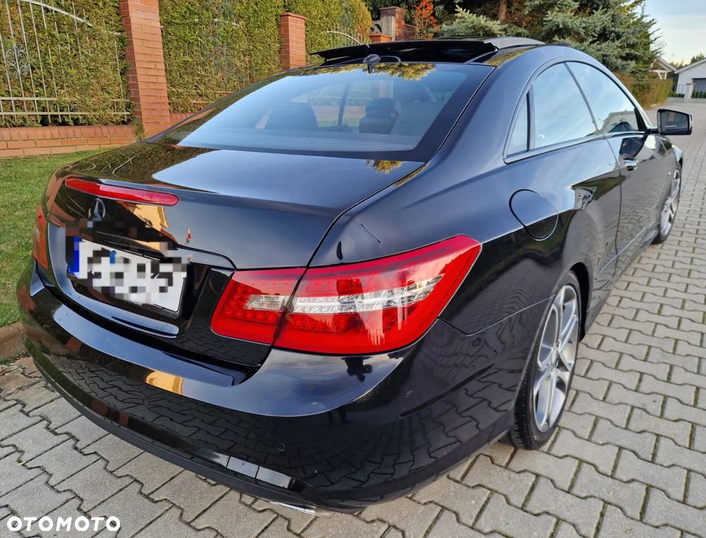 Mercedes-Benz Klasa E 350 CDI DPF Coupe BlueEFFICIENCY 7G-TRONIC Avantgarde - 4