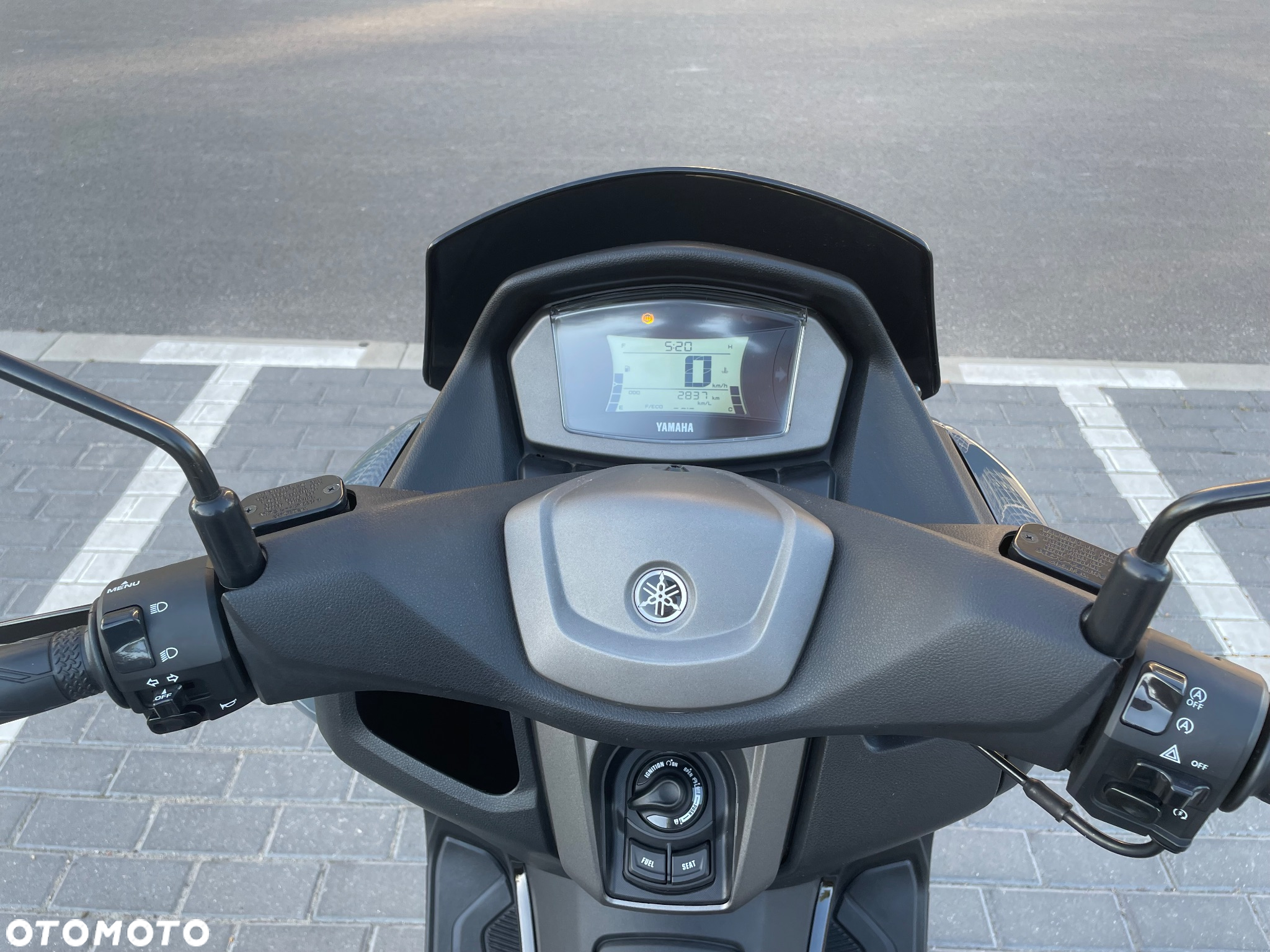 Yamaha NMAX - 9