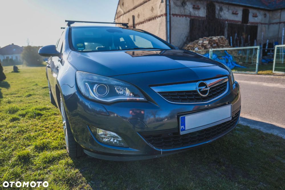Opel Astra 1.6 T Cosmo - 1