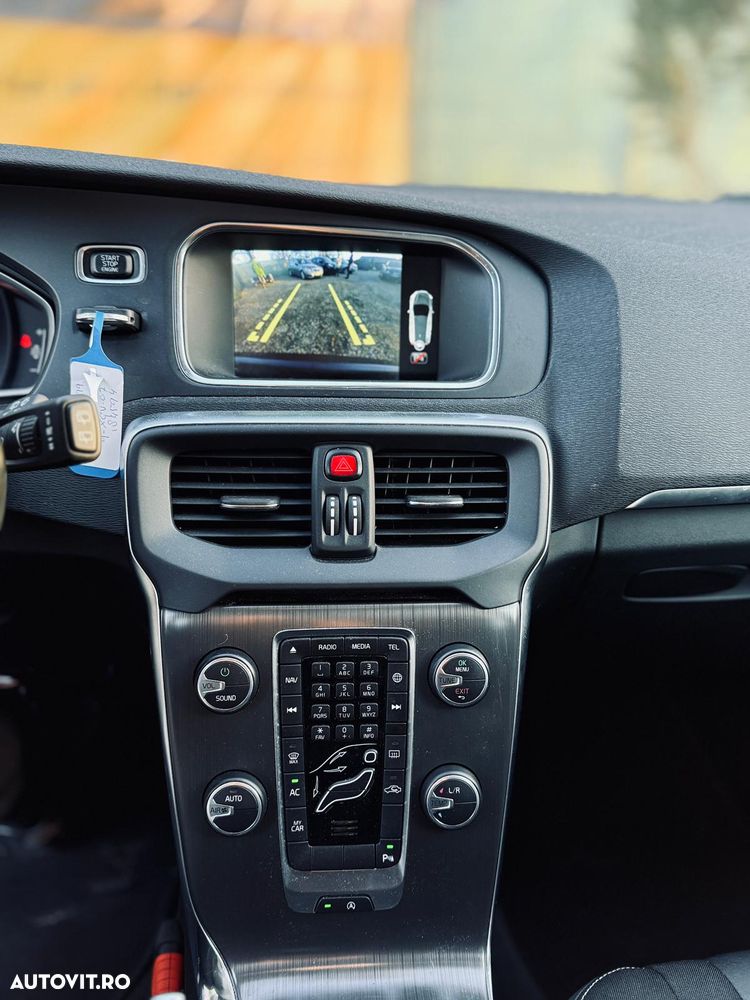 Volvo V40 D4 Momentum - 10