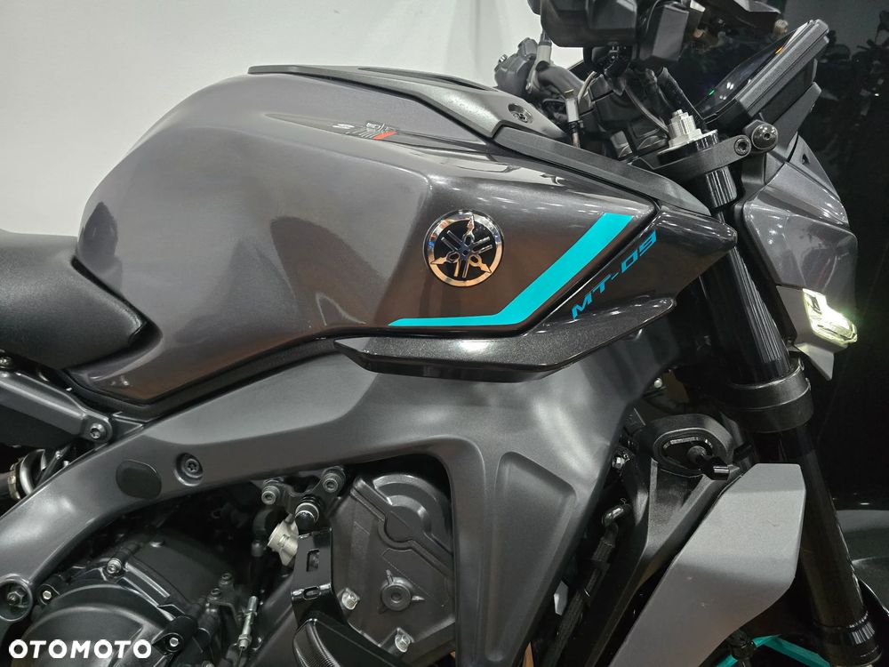 Yamaha MT - 24
