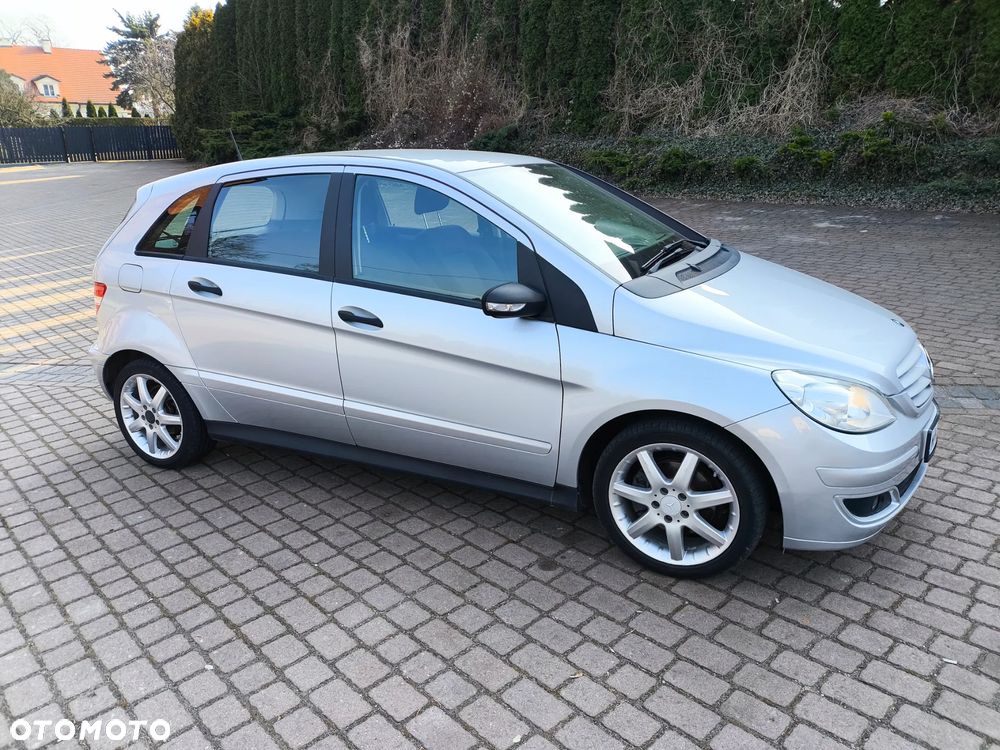 Mercedes-Benz Klasa B 180 CDI Autotronic - 12