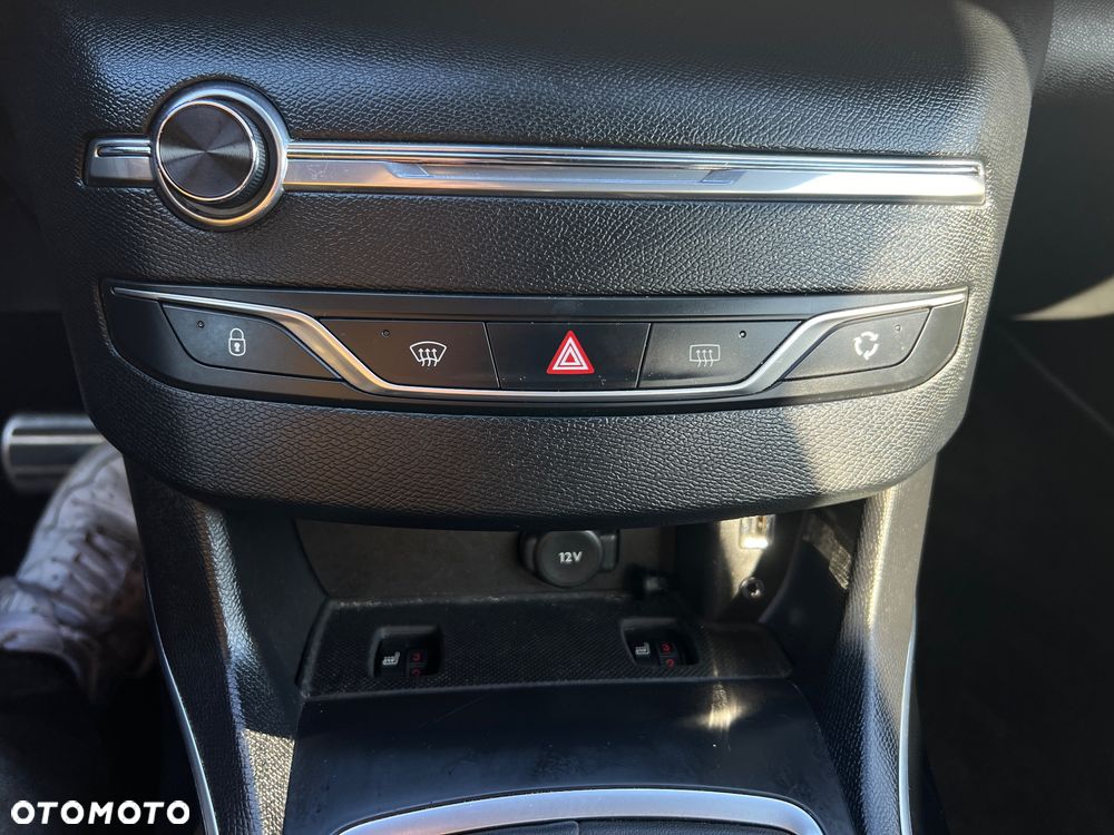 Peugeot 308 PureTech 130 EAT6 Stop & Start GT-Line Edition - 29