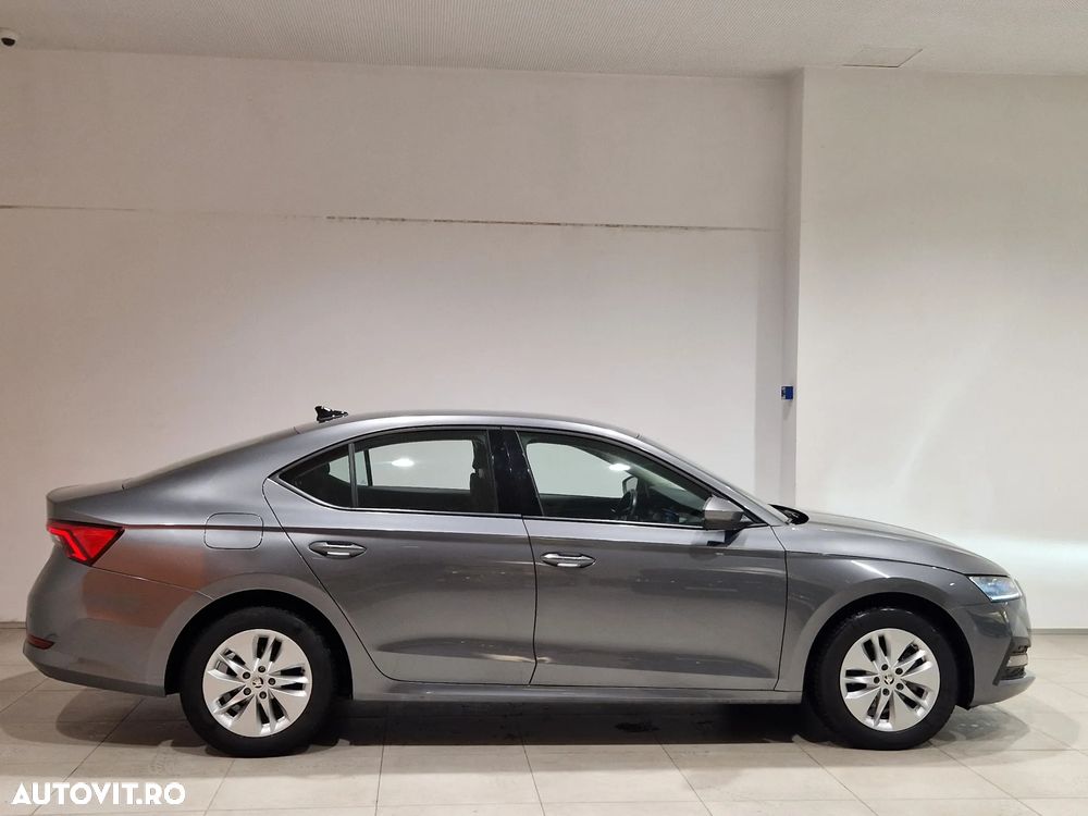 Skoda Octavia 2.0 TDI DSG Ambition - 6