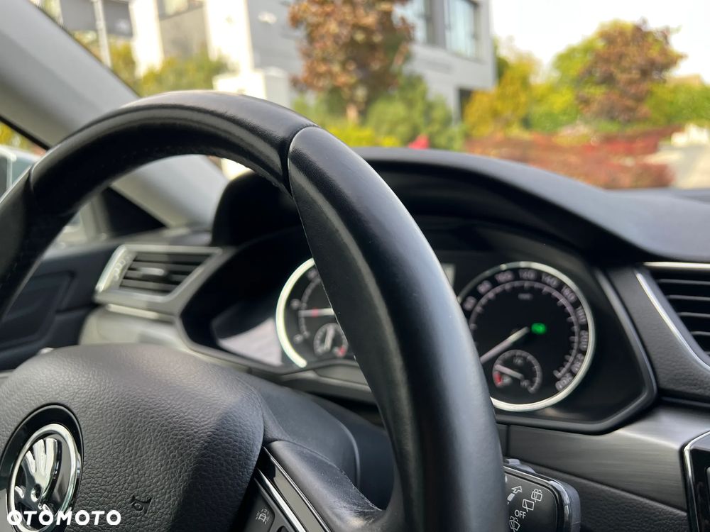 Skoda Superb 2.0 TDI Style DSG - 22