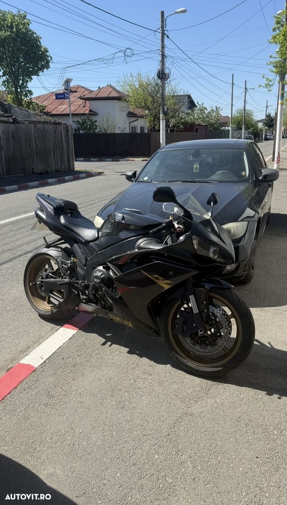 Yamaha YZF 1000 R1 - 3