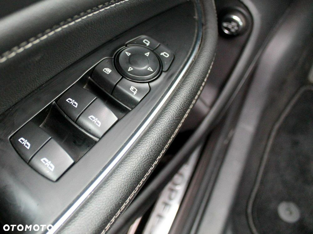 Opel Insignia - 19