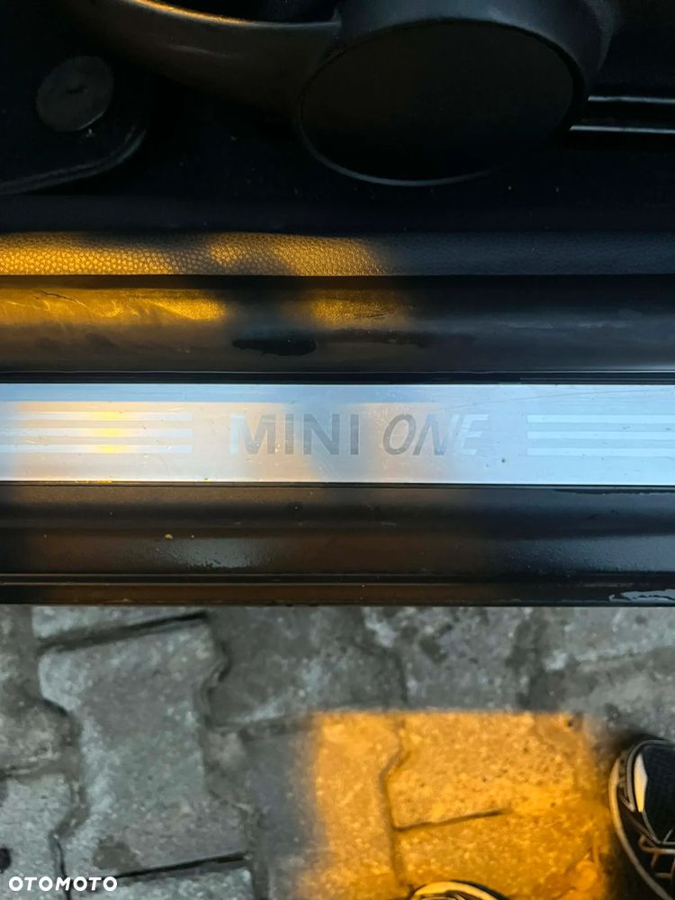 MINI ONE Standard - 16